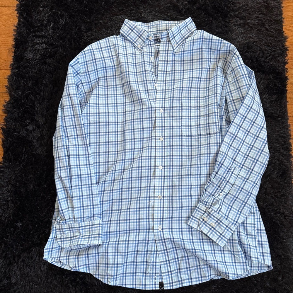 Izod Men's White and Blue Checkered Shirt
